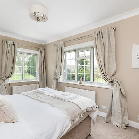 Central Malham Wellbeing Escape With Hot Tub Sleeps 8 Exterior photo