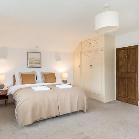 Central Malham Wellbeing Escape With Hot Tub Sleeps 8 Exterior photo