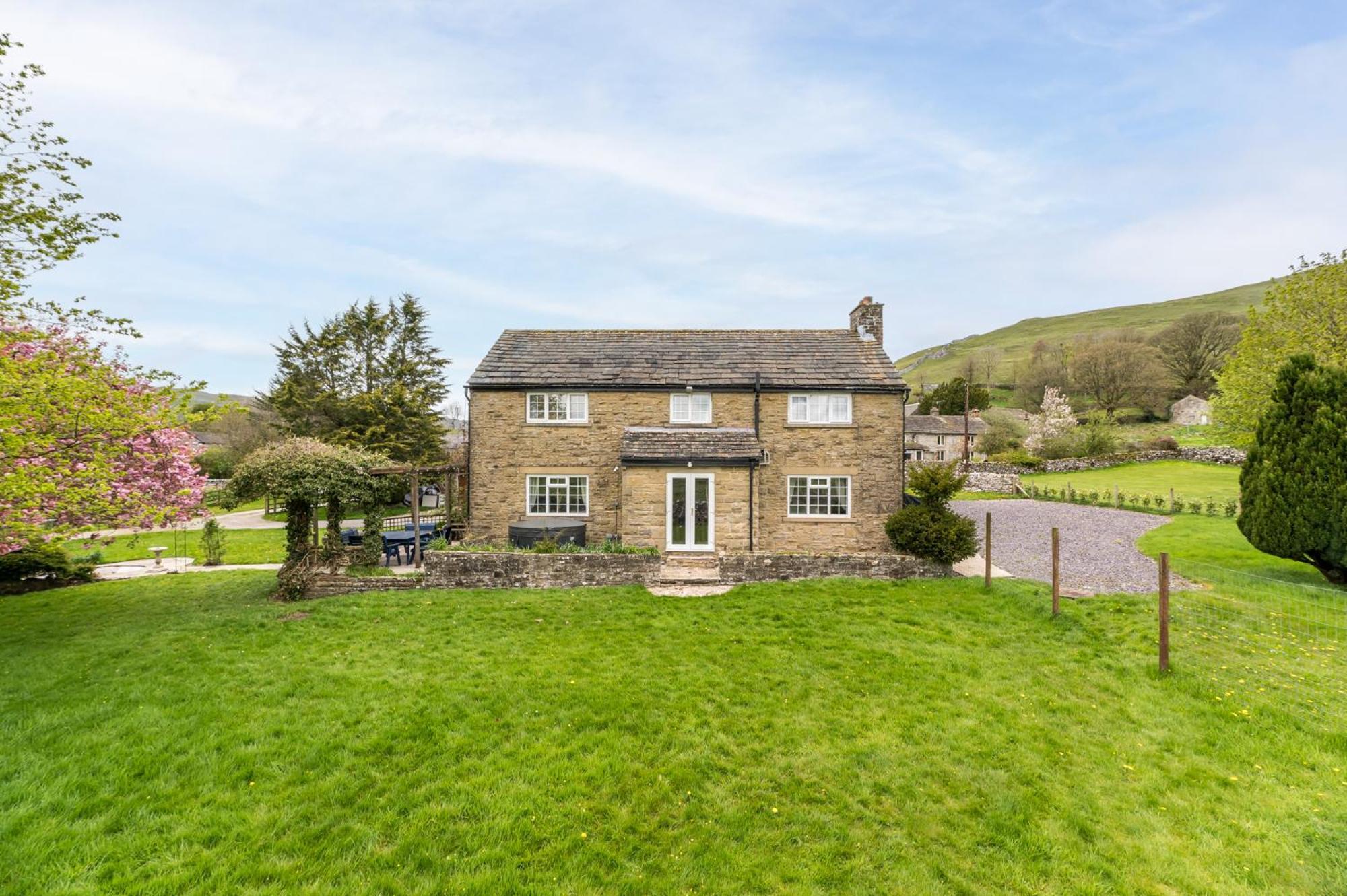 Wellbeing Escape With Hot Tub Sleeps 8 Holiday home