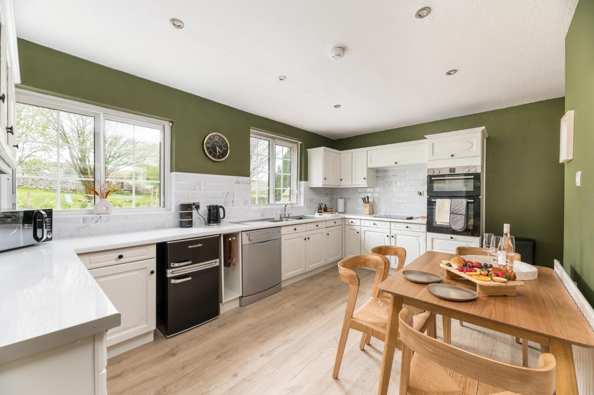 Wellbeing Escape With Hot Tub Sleeps 8 Holiday home Malham