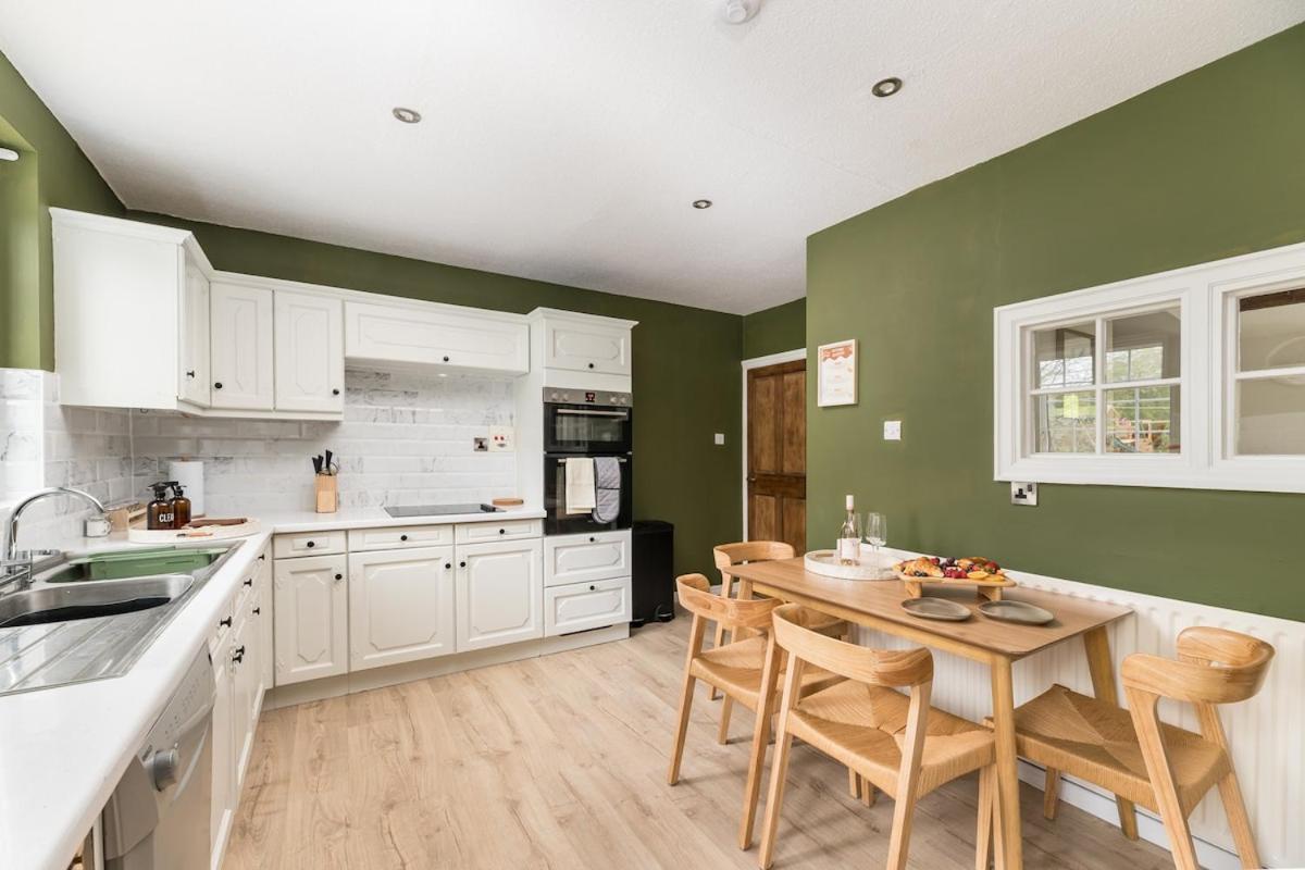Holiday home Wellbeing Escape With Hot Tub Sleeps 8