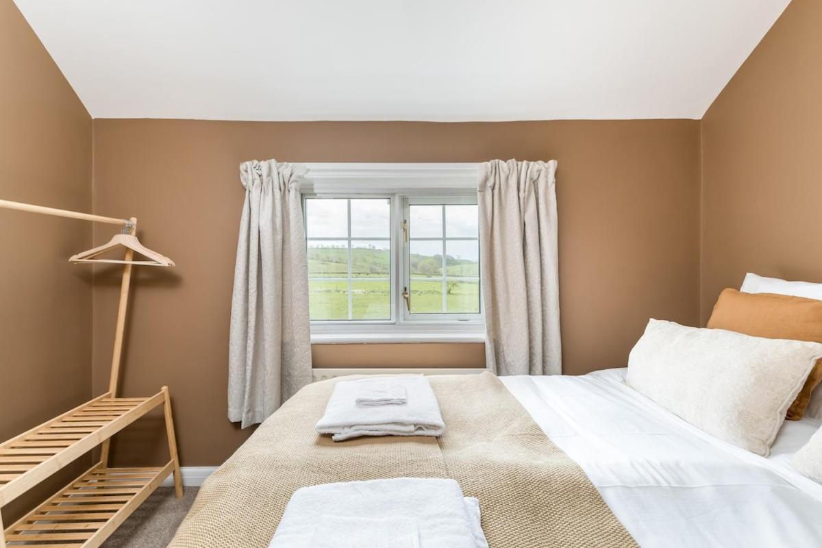 Wellbeing Escape With Hot Tub Sleeps 8 * Malham
