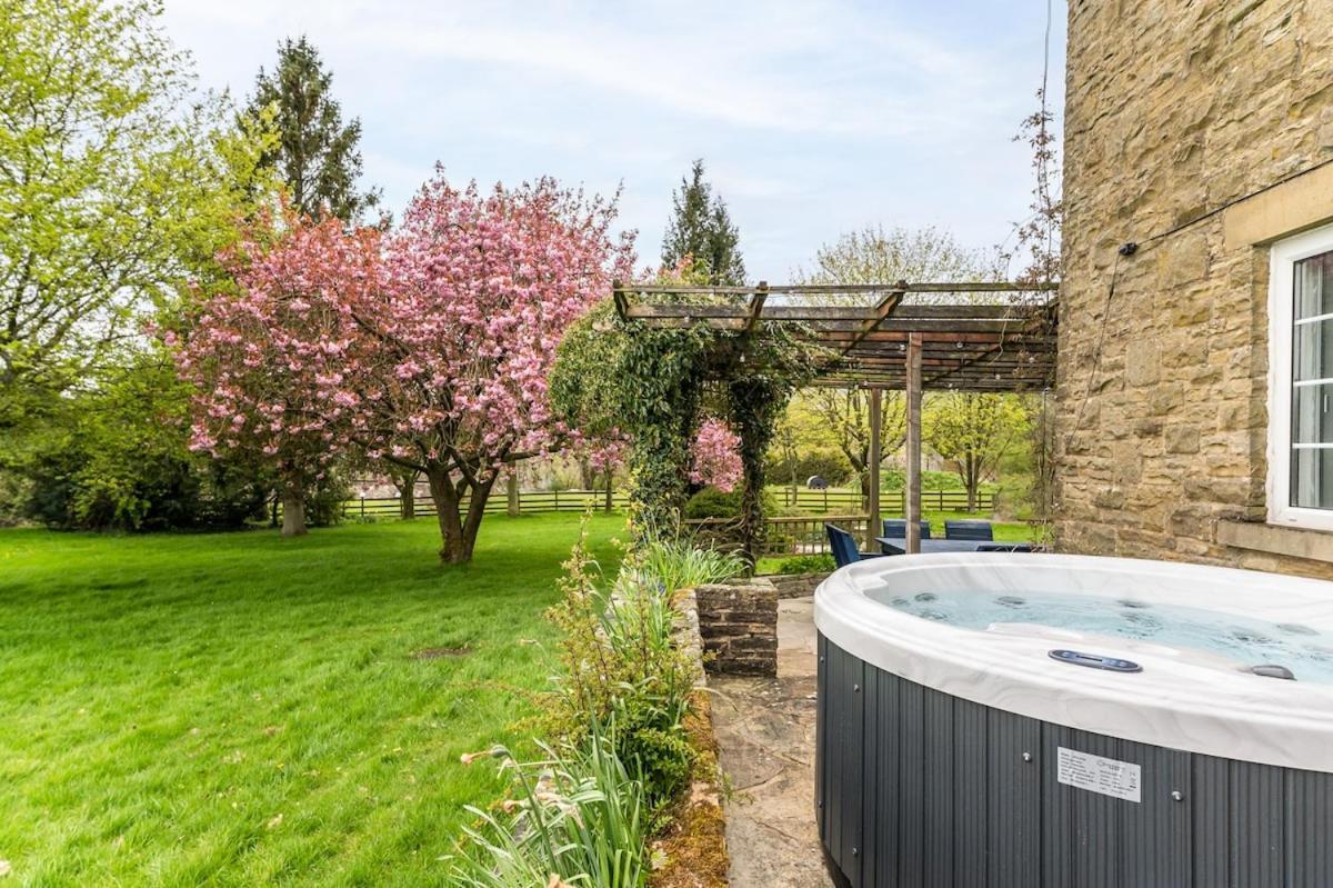 Wellbeing Escape With Hot Tub Sleeps 8 Malham